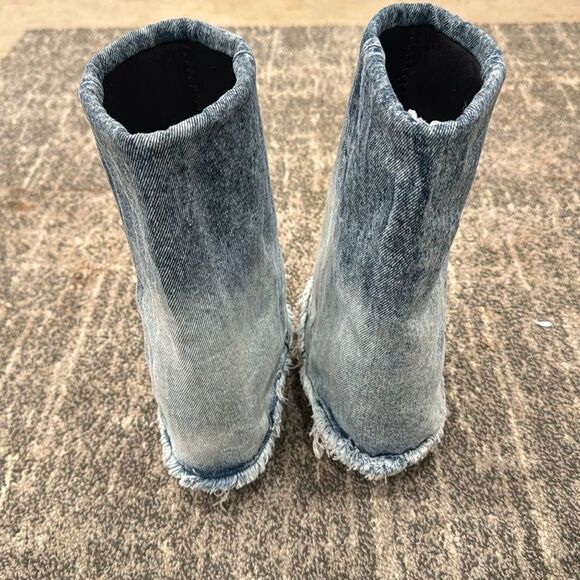 Steve Madden Women's Livvy Distressed Denim Fold-Over Cuffed Cowboy Boots 6.5 - Picture 4 of 12